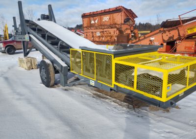 Pioneer side delivery conveyor