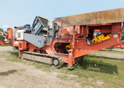 Used Sandvik QI430 impact crusher